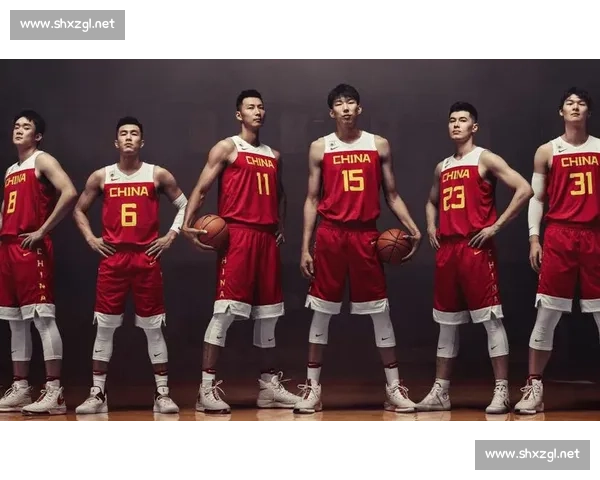 中国男篮热身赛迎战美国队强敌较量全面检验阵容与战术成色
